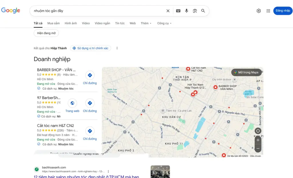Giao diện Local Pack của Google hiển thị 3 kết quả kinh doanh địa phương trên bản đồ.